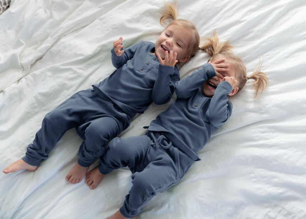 Organic Thermal Kids' Lounge Set in Abyss, Lifestyle