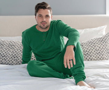 Organic Thermal Men's L/Sleeve Shirt in Emerald, Lifestyle