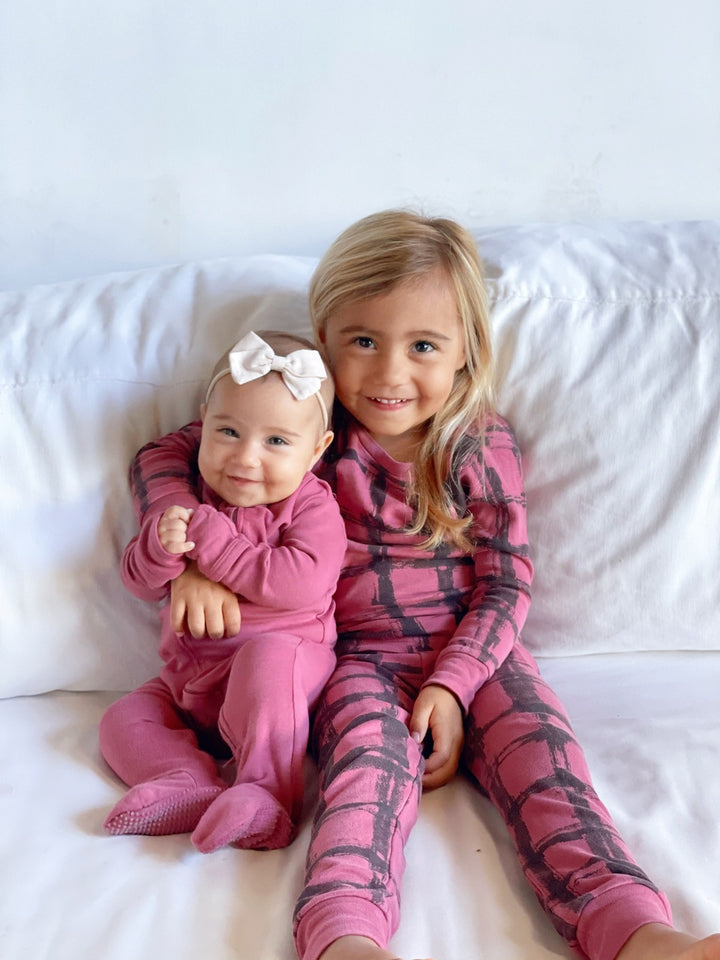 Organic Kids' L/Sleeve PJ Set in Appleberry Plaid, Lifestyle

@lilylikeaflower
