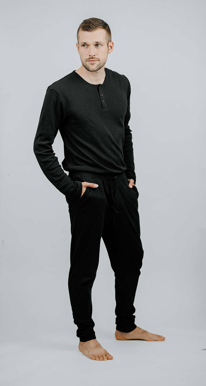 Men's Organic Thermal Jogger Pants in Black